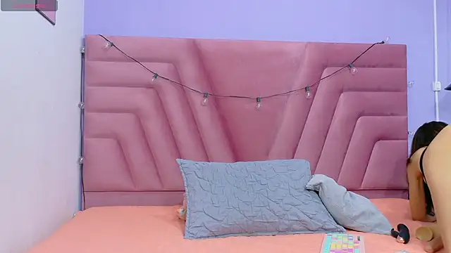 skinnyandcute online show from 10/06/25, 08:06