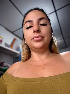 sammyqueenx21 online show from 04/13/26, 11:27