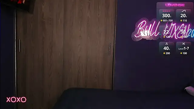 Snapshot of bull_vixen2001 chatting on 12/13/24, 11:34 bull vixen2001 online show from 12/13/24, 11:34