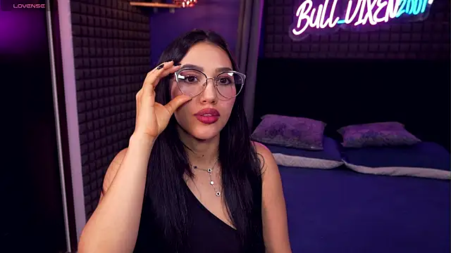 bull vixen2001 online show from 04/18/26, 11:27