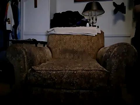 curiouscock38 online show from 12/04/25, 11:08