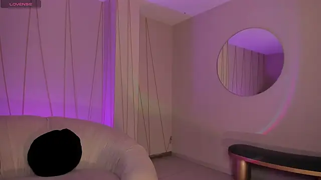 ErikaBenz  online show from 10/24/25, 08:49