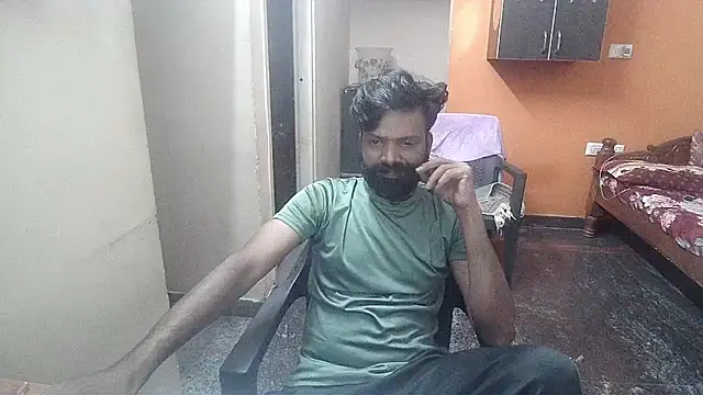 Snapshot of Indiaguy4u chatting on 12/12/24, 02:44 Indiaguy4u online show from 12/12/24, 02:44