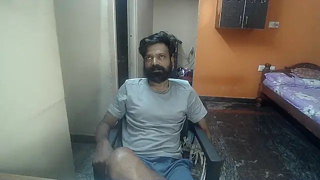 Snapshot of Indiaguy4u chatting on 01/04/25, 02:56 Indiaguy4u online show from 01/04/25, 02:56