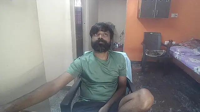 Snapshot of Indiaguy4u chatting on 01/06/25, 06:03 Indiaguy4u online show from 01/06/25, 06:03