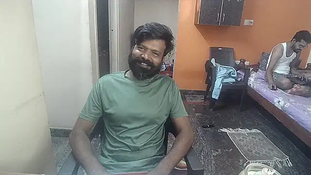 Snapshot of Indiaguy4u chatting on 01/08/25, 05:05 Indiaguy4u online show from 01/08/25, 05:05