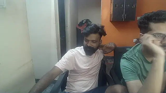 Snapshot of Indiaguy4u chatting on 02/17/25, 05:10 Indiaguy4u online show from 02/17/25, 05:10