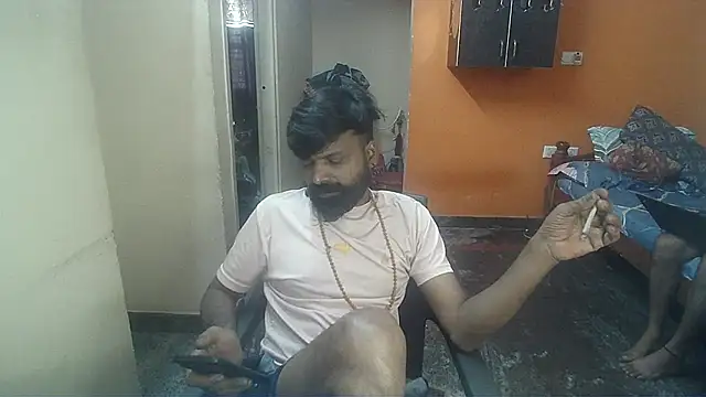 Snapshot of Indiaguy4u chatting on 02/18/25, 06:59 Indiaguy4u online show from 02/18/25, 06:59