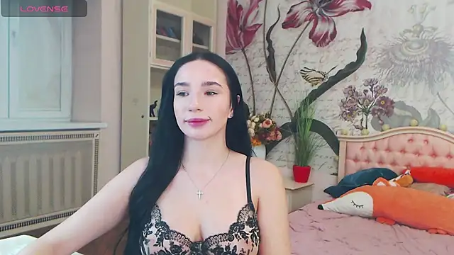 Snapshot of AliciaBow chatting on 12/07/24, 01:51 AliciaBow online show from 12/07/24, 01:51
