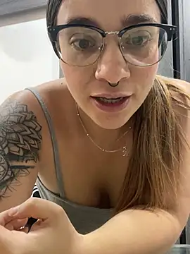 Snapshot of SophieFoxx17 chatting on 03/22/25, 03:31 SophieFoxx17 online show from 03/22/25, 03:31