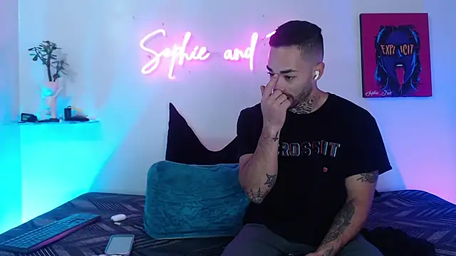 Snapshot of SophieFoxx17 chatting on 02/20/26, 12:27 SophieFoxx17 online show from 02/20/26, 12:27