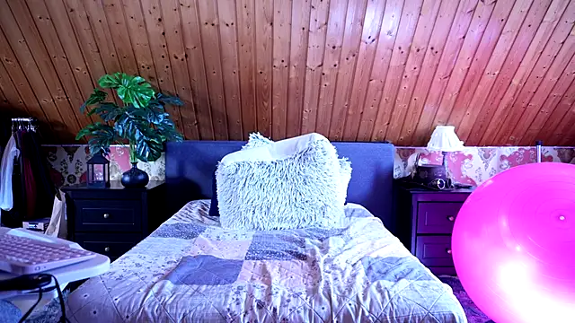 TessaWinter online show from 09/20/25, 11:22