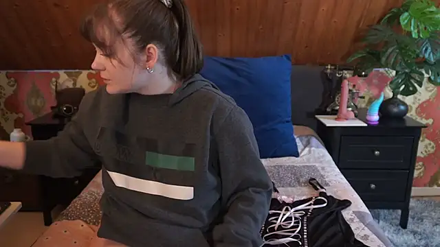 TessaWinter online show from 04/04/26, 03:31