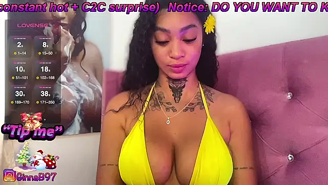 Snapshot of GinnaBolton chatting on 01/03/25, 12:52 GinnaBolton online show from 01/03/25, 12:52