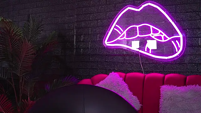 Snapshot of ScarlettQuate chatting on 12/10/24, 05:55 ScarlettQuate online show from 12/10/24, 05:55