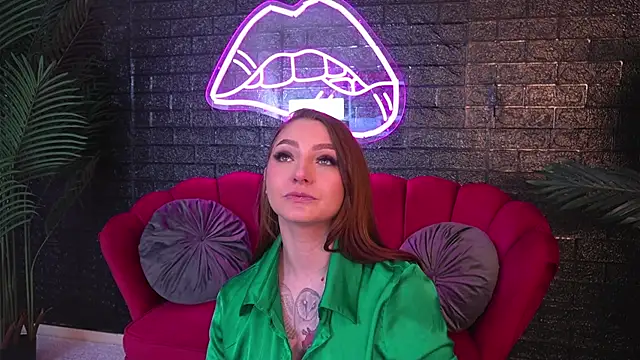 Snapshot of ScarlettQuate chatting on 03/05/25, 05:39 ScarlettQuate online show from 03/05/25, 05:39