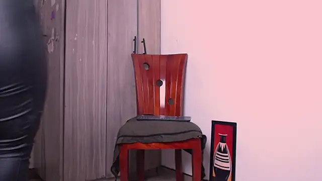 nicolstivens online show from 12/18/24, 02:06