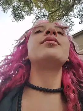  Laary online show from 12/21/25, 08:49