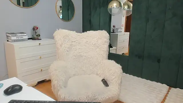 ElisaBaxter online show from 02/03/26, 06:22