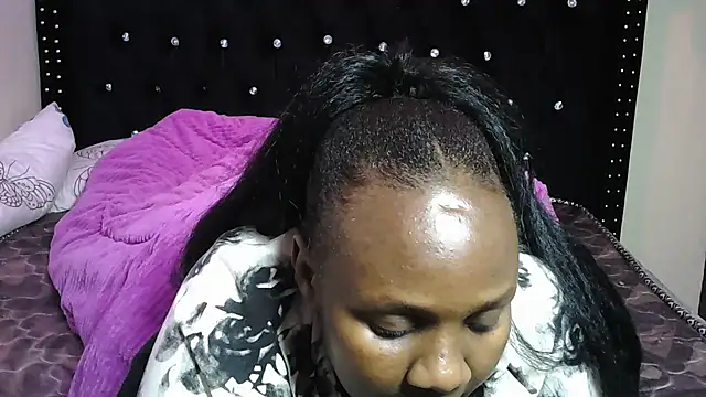 Toomuchbooty33 online show from 10/30/25, 09:48