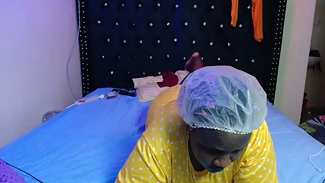 Toomuchbooty33 online show from 11/08/25, 01:50