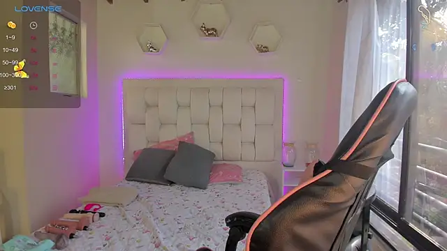 shanakendall online show from 03/10/25, 01:54