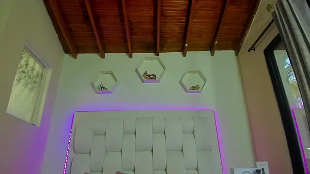 shanakendall online show from 11/07/25, 02:28