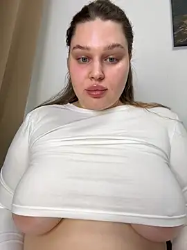 Snapshot of perfect_sweety_girl chatting on 10/10/25, 06:51 perfect sweety girl online show from 10/10/25, 06:51