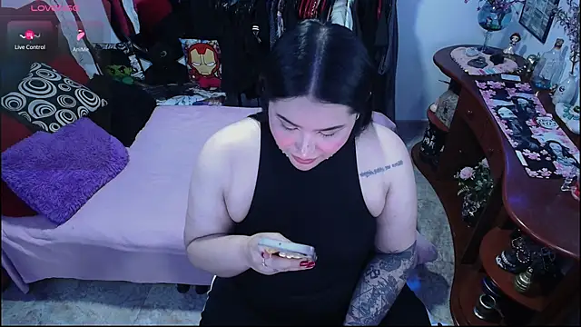 lufek23 online show from 11/26/25, 10:33