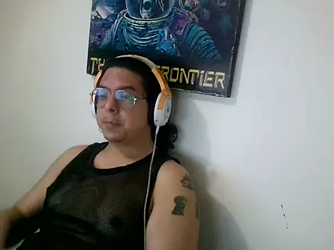 dancingbear14 online show from 05/27/26, 04:31