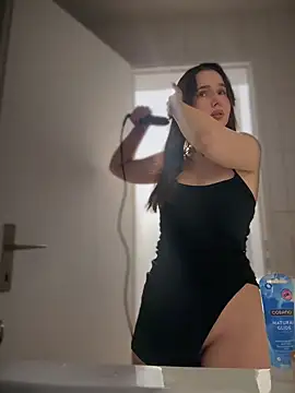 Snapshot of TheCinderella chatting on 02/03/25, 10:43 TheCinderella online show from 02/03/25, 10:43