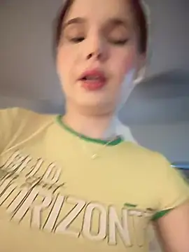 Snapshot of TheCinderella chatting on 03/01/25, 04:22 TheCinderella online show from 03/01/25, 04:22