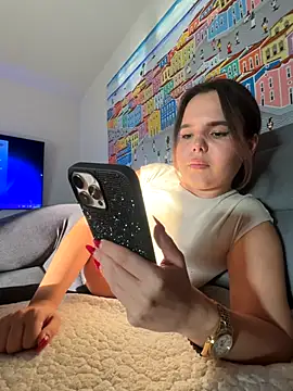 Snapshot of TheCinderella chatting on 10/14/25, 03:57 TheCinderella online show from 10/14/25, 03:57