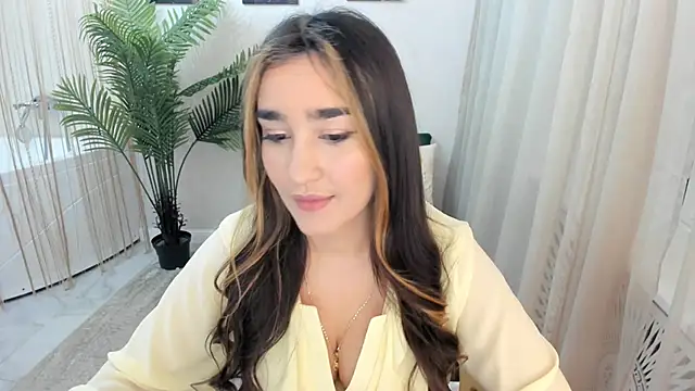Snapshot of GoldenHeart_1 chatting on 04/30/26, 11:38 GoldenHeart 1 online show from 04/30/26, 11:38