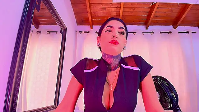 danna berlin  online show from 02/17/25, 07:21