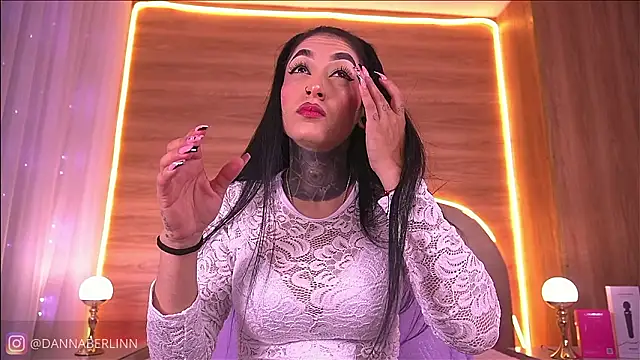 danna berlin  online show from 02/07/26, 07:17