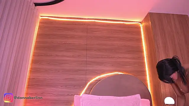 danna berlin  online show from 04/20/26, 07:26