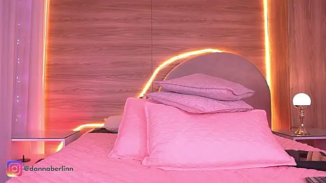 danna berlin  online show from 04/21/26, 01:42