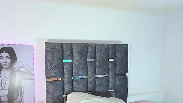 Natasharuso online show from 10/21/25, 11:00