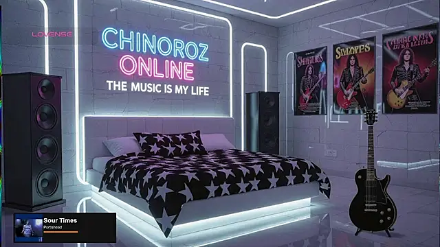 Snapshot of chino_roz chatting on 09/11/25, 02:06 chino roz online show from 09/11/25, 02:06