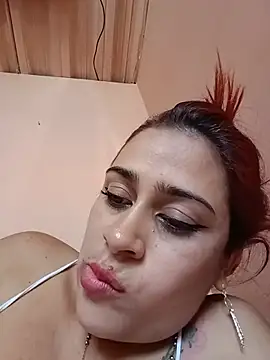 Snapshot of Latina_sexy1 chatting on 06/27/26, 06:24 Latina sexy1 online show from 06/27/26, 06:24