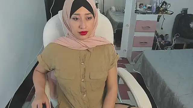 Snapshot of adila_anich chatting on 12/20/24, 12:08 adila anich online show from 12/20/24, 12:08
