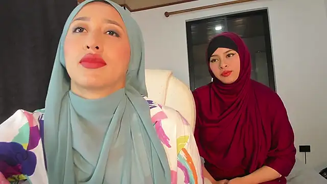 adila anich online show from 11/05/25, 11:49