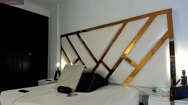 Aron cruz online show from 04/22/26, 01:12