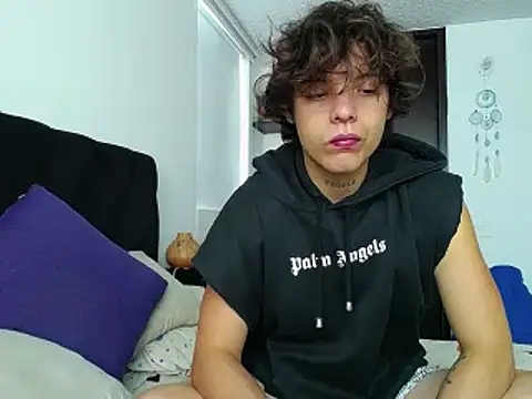 Santiago kiler online show from 12/18/24, 07:08