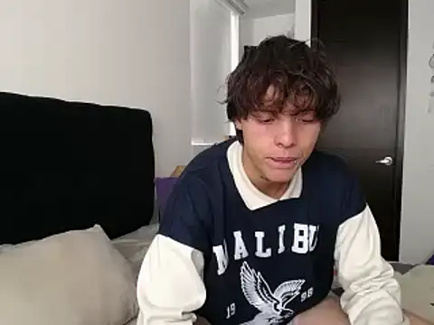 Santiago kiler online show from 02/03/25, 05:03