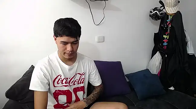 Santiago kiler online show from 02/24/25, 04:04