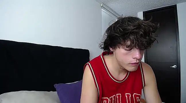 Santiago kiler online show from 02/27/25, 06:31