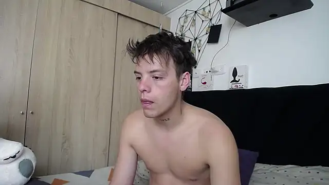 Santiago kiler online show from 09/13/25, 12:27