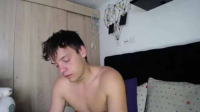 Santiago kiler online show from 09/29/25, 05:07